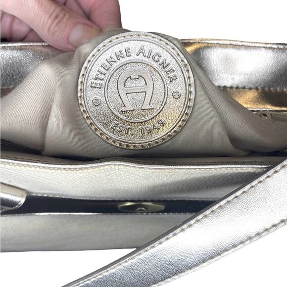 ETIENNE AIGNER Beige Linen W/ Metallic Gold Leather Trim Shoulder Bag Purse - Picture 8 of 10